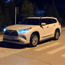 Toyota Highlander 2023