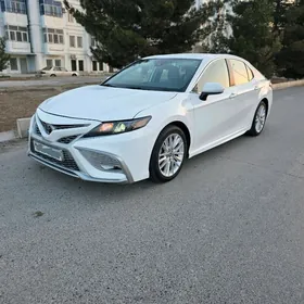 Toyota Camry 2021