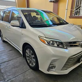 Toyota Sienna 2019