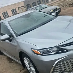 Toyota Camry 2022