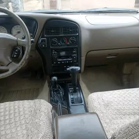 Nissan Pathfinder 2000