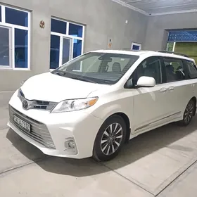 Toyota Sienna 2020