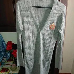 Отдам пакет женских вещей