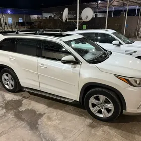 Toyota Highlander 2016
