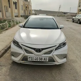 Toyota Camry 2020