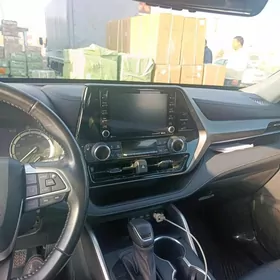 Toyota Highlander 2022