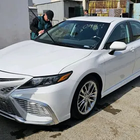 Toyota Camry 2023