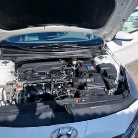 Hyundai Elantra 2021