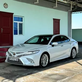 Toyota Camry 2018