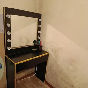 mebelni stol salon parehmahyr