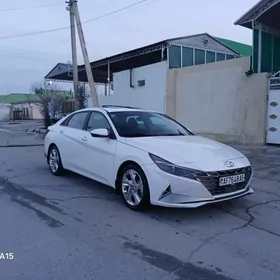 Hyundai Elantra 2022
