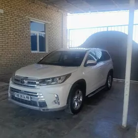 Toyota Highlander 2019