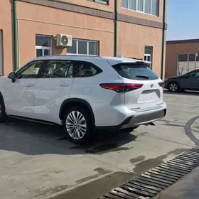 Toyota Highlander 2022