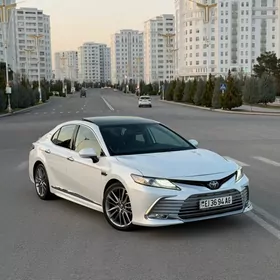 Toyota Camry 2019