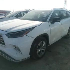 Toyota Highlander 2021