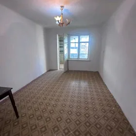 Eyesinden 2 kom beýik potolok