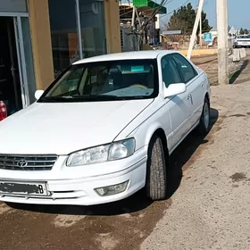 Toyota Camry 2000