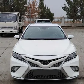 Toyota Camry 2020