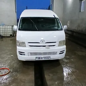 Toyota Hiace 2005