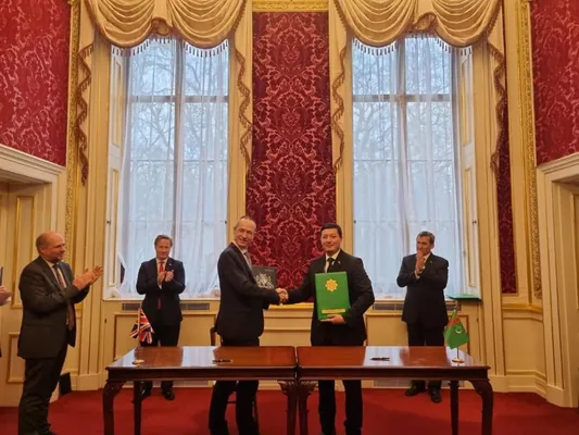 Türkmenistan we Beýik Britaniýa bilim ulgamynda hyzmatdaşlyk boýunça dört resminama gol çekdi