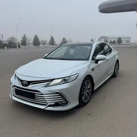 Toyota Camry 2021