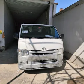 Toyota Hiace 2021