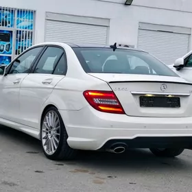 Mercedes-Benz C350 2012