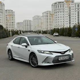 Toyota Camry 2019