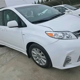 Toyota Sienna 2020