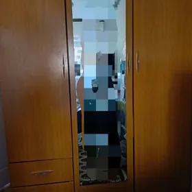 шифоньер и гладильный стол