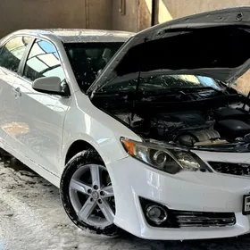 Toyota Camry 2012