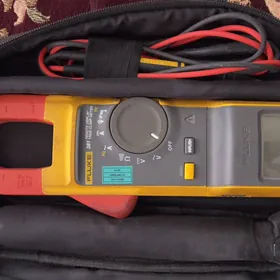 FLUKE tester