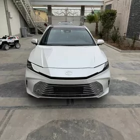 Toyota Camry 2025