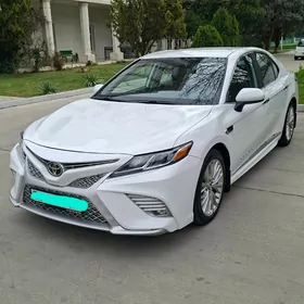 Toyota Camry 2018