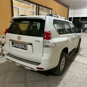 Toyota Land Cruiser Prado 2011
