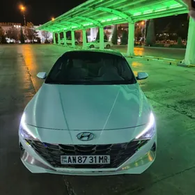 Hyundai Elantra 2022