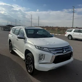 Mitsubishi Montero Sport 2024