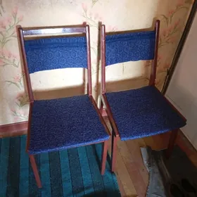 СТУЛЬЯ СРОЧНО!