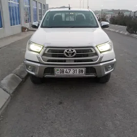 Toyota Hilux 2022