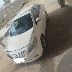 Nissan Versa 2012