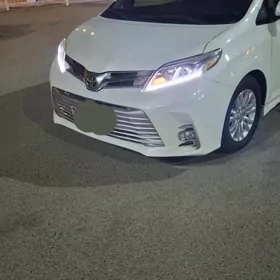 Toyota Sienna 2020