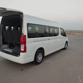 Toyota Hiace 2020