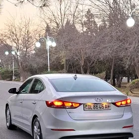 Hyundai Elantra 2018