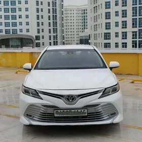 Toyota Camry 2019