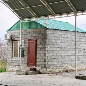 Arkadag şäherniň gapdaly