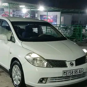 Nissan Tiida 2007