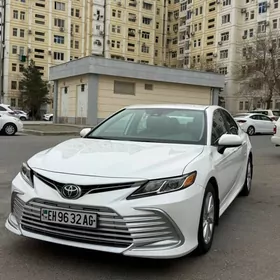 Toyota Camry 2021