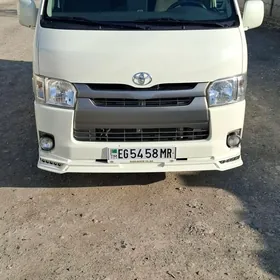 Toyota Hiace 2021