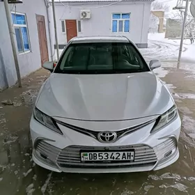 Toyota Camry 2021