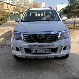 Toyota Hilux 2013